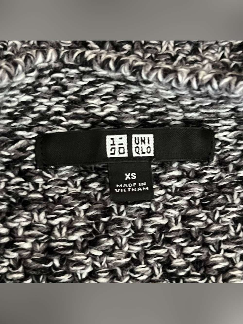 Uniqlo Women's Chunky Knit Cardigan Sweater Cropped Boxy XS Black White Marled - Picture 7 of 8